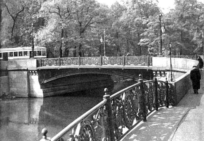 Иллюстрация к книге — Мосты Петербурга. В прошлом, настоящем и будущем [i_043.jpg]