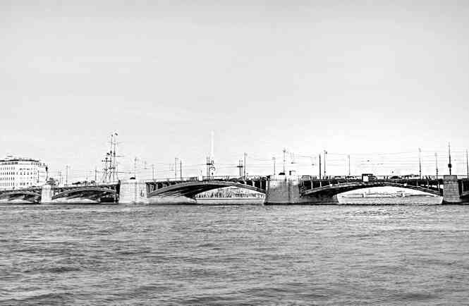 Иллюстрация к книге — Мосты Петербурга. В прошлом, настоящем и будущем [i_117.jpg]