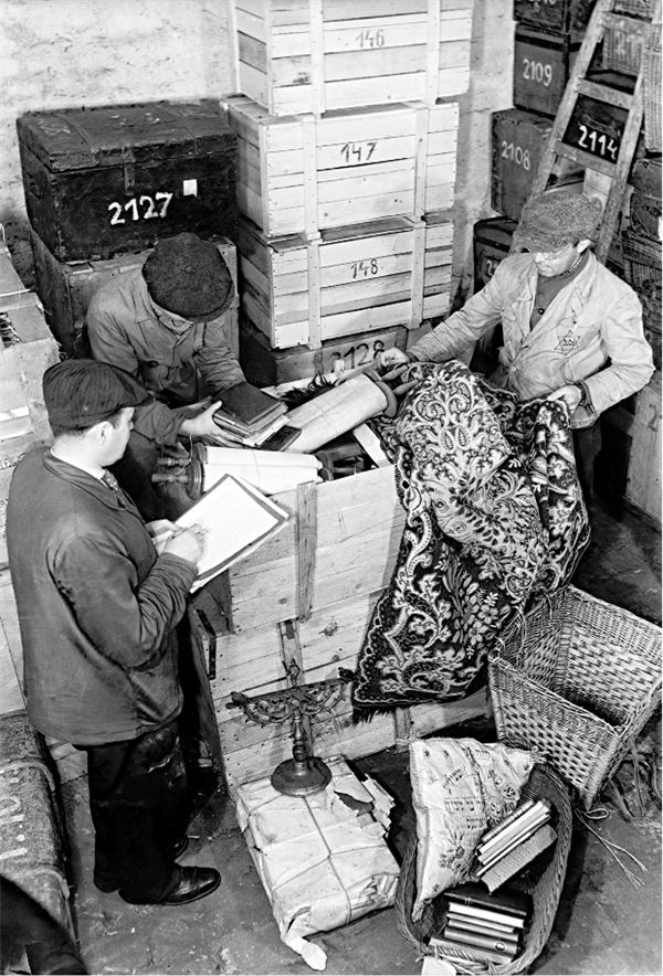 Иллюстрация к книге — Утраченное кафе «У Шиндлеров». История Холокоста и судьба одной австро-венгерской семьи [i_007.jpg]