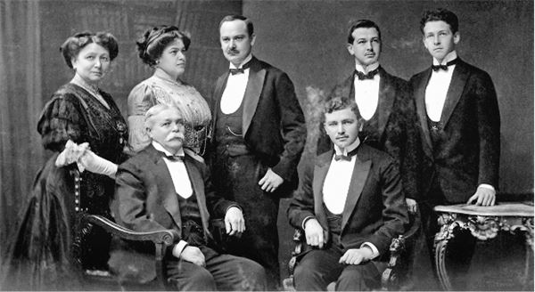 Иллюстрация к книге — Утраченное кафе «У Шиндлеров». История Холокоста и судьба одной австро-венгерской семьи [i_019.jpg]