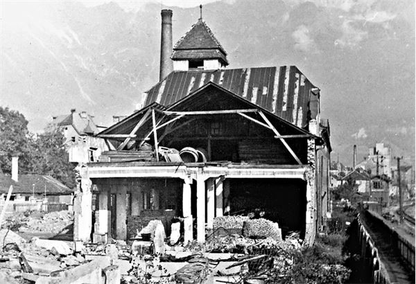 Иллюстрация к книге — Утраченное кафе «У Шиндлеров». История Холокоста и судьба одной австро-венгерской семьи [i_045.jpg]