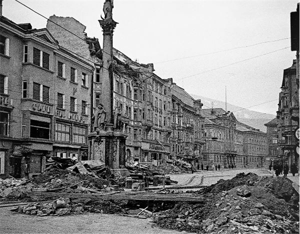 Иллюстрация к книге — Утраченное кафе «У Шиндлеров». История Холокоста и судьба одной австро-венгерской семьи [i_050.jpg]