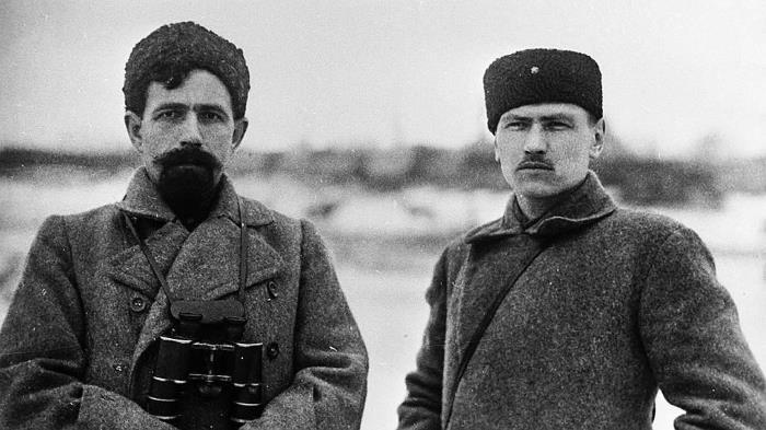 Иллюстрация к книге — Павел Дыбенко. Пуля в затылок в конце коридора [i_023.jpg]