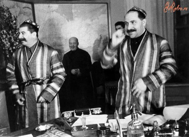 Иллюстрация к книге — Павел Дыбенко. Пуля в затылок в конце коридора [i_024.jpg]