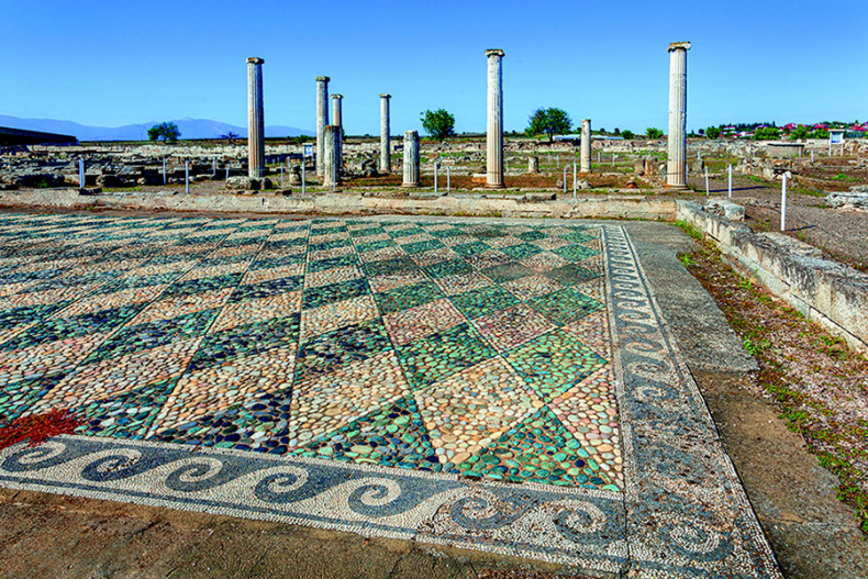 Иллюстрация к книге — Современная Древняя Греция. Античная и советская история [i_057.jpg]