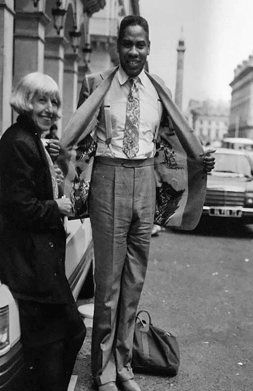 Иллюстрация к книге — Мои шифоновые окопы. Мемуары легенды [i_009.jpg]