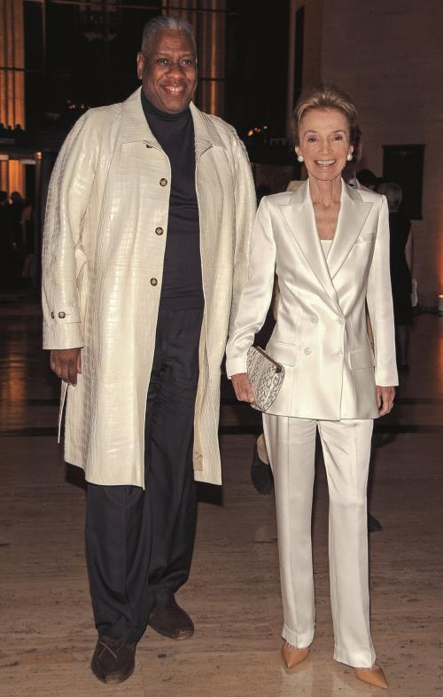 Иллюстрация к книге — Мои шифоновые окопы. Мемуары легенды [i_029.jpg]