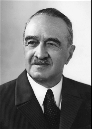 Иллюстрация к книге — История противостояния: ЦК или Совнарком [img39b5a9b2baea437caad86fa364045b7a.jpg]