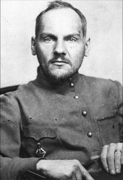 Иллюстрация к книге — За фасадом сталинской конституции. Советский парламент от Калинина до Громыко [i_016.jpg]