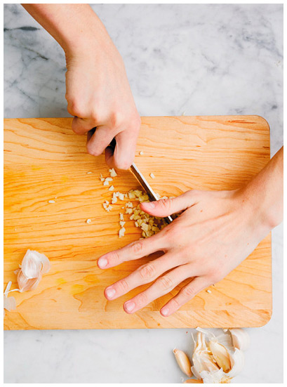 Иллюстрация к книге — Авокадо, хлеб, яйцо. 100 простых рецептов, которые помогут тебе стать звездой на кухне [i_013.jpg]