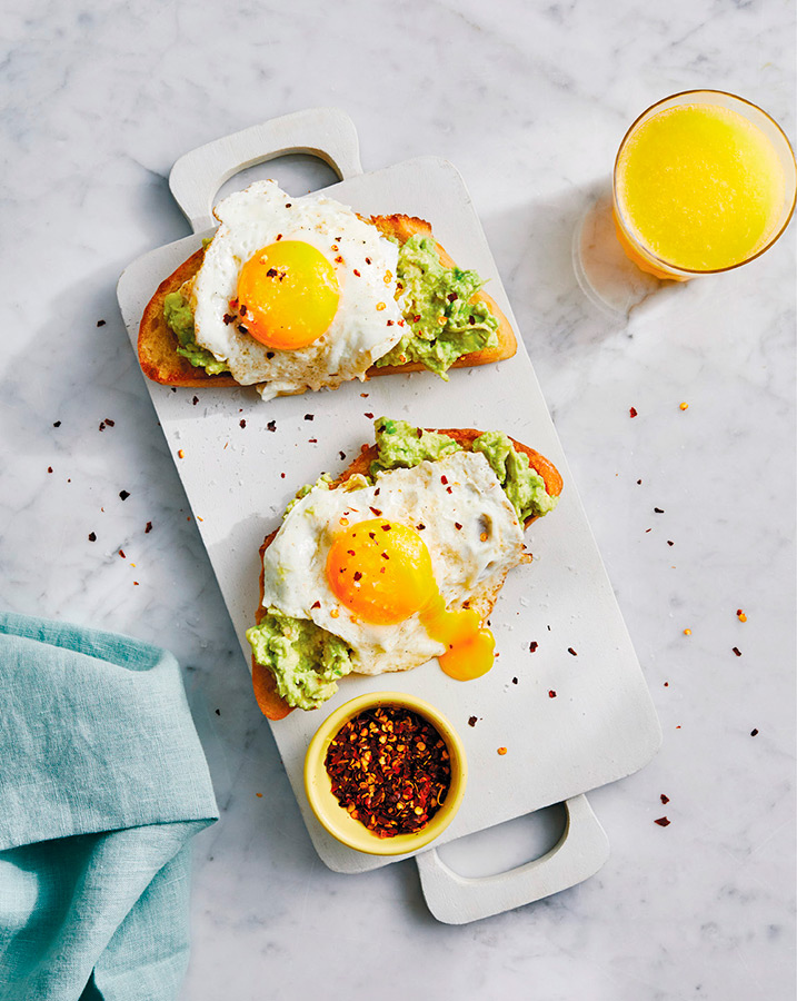 Иллюстрация к книге — Авокадо, хлеб, яйцо. 100 простых рецептов, которые помогут тебе стать звездой на кухне [i_018.jpg]