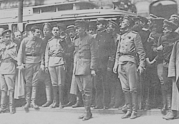 Иллюстрация к книге — В царской ставке [i_028.jpg]