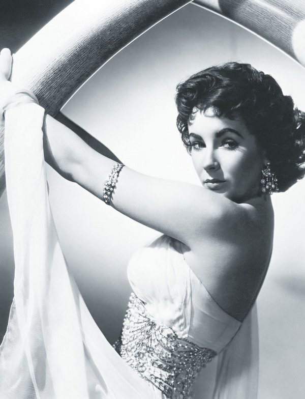 Иллюстрация к книге — Элизабет Тейлор. Жизнь, рассказанная ею самой [i_012.jpg]