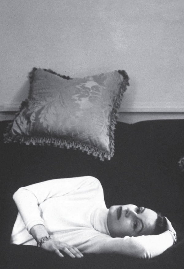 Иллюстрация к книге — Грета Гарбо. Жизнь, рассказанная ею самой [i_025.jpg]