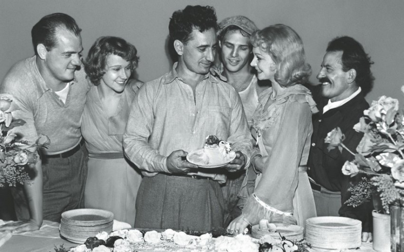 Иллюстрация к книге — Вивьен Ли. Жизнь, рассказанная ею самой [i_008.jpg]