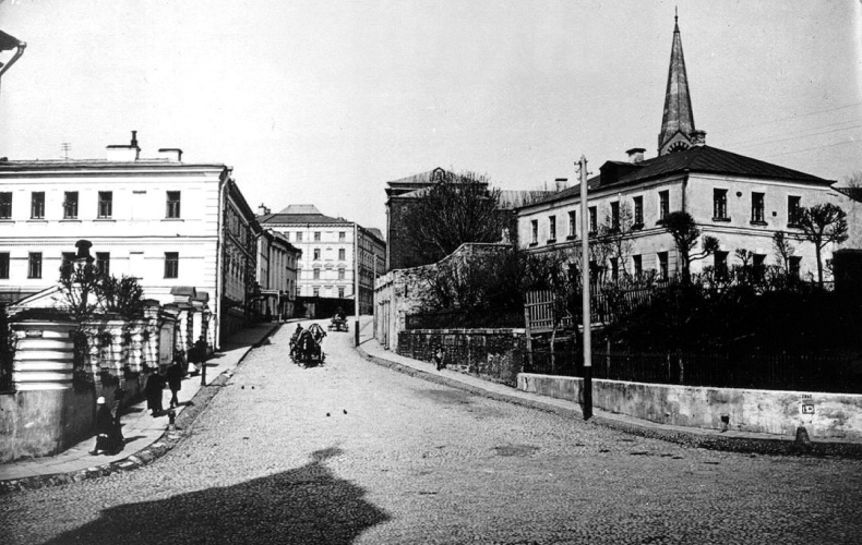 Иллюстрация к книге — Не прощаюсь [i_018.jpg]