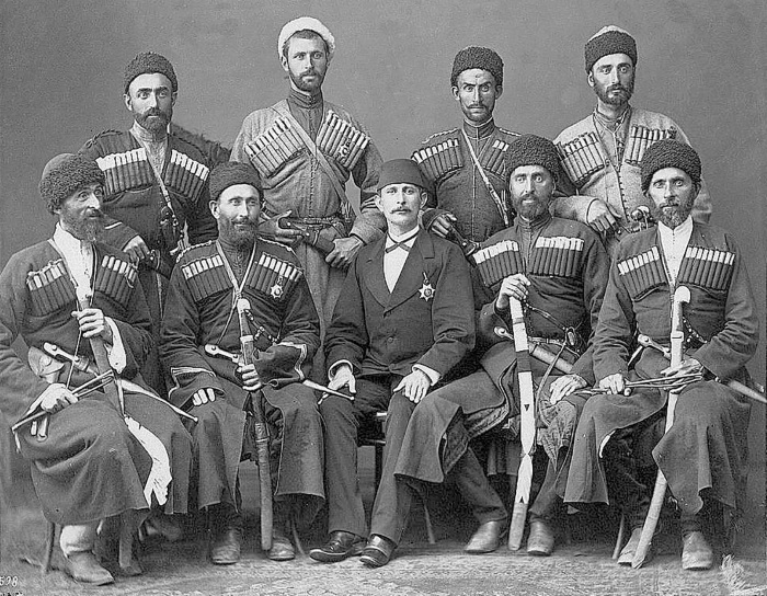 Иллюстрация к книге — История войны и владычества русских на Кавказе. Народы, населяющие Кавказ. Том 1 [i_002.jpg]