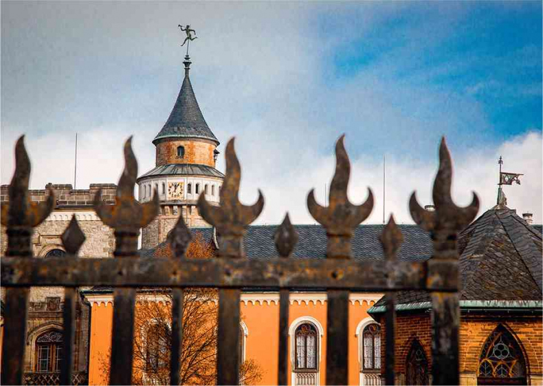 Иллюстрация к книге — Чешское время. Большая история маленькой страны: от святого Вацлава до Вацлава Гавела [i_216.jpg]