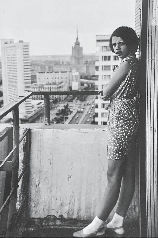 Иллюстрация к книге — Шуры-муры на Калининском [i_001.jpg]