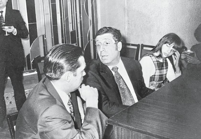 Иллюстрация к книге — Шуры-муры на Калининском [i_008.jpg]