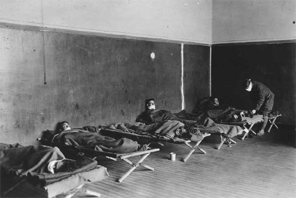 Иллюстрация к книге — Во власти черных птиц [i_009.jpg]