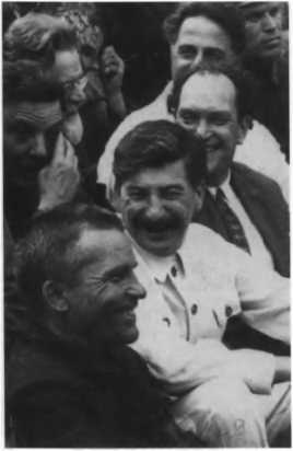 Иллюстрация к книге — О команде Сталина - годы опасной жизни в советской политике [i_010.jpg]