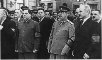 Иллюстрация к книге — О команде Сталина - годы опасной жизни в советской политике [i_025.jpg]