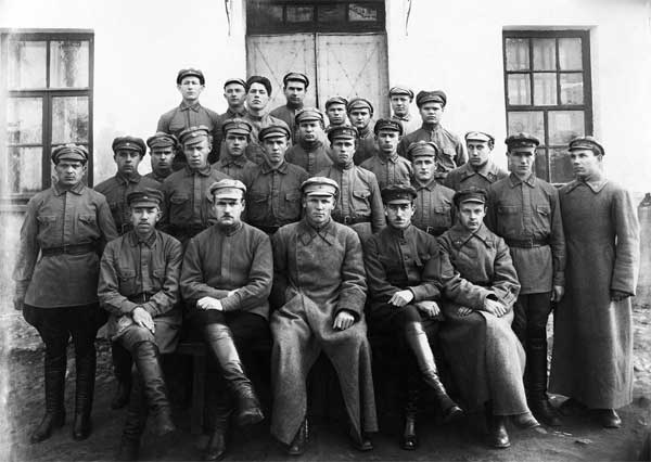 Иллюстрация к книге — Без войны и на войне [i_016.jpg]