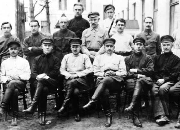 Иллюстрация к книге — Без войны и на войне [i_021.jpg]