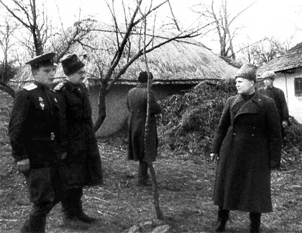 Иллюстрация к книге — Без войны и на войне [i_043.jpg]