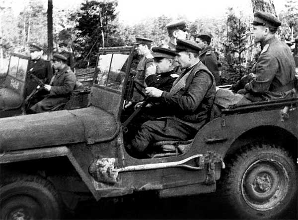 Иллюстрация к книге — Без войны и на войне [i_049.jpg]