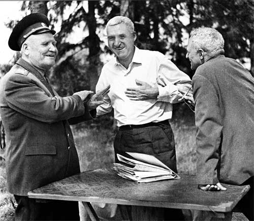 Иллюстрация к книге — Без войны и на войне [i_060.jpg]