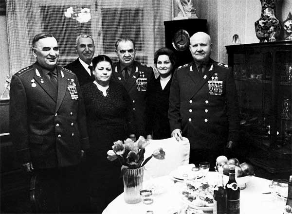 Иллюстрация к книге — Без войны и на войне [i_062.jpg]