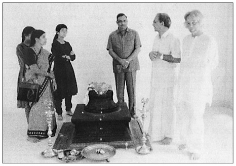 Иллюстрация к книге — Сердце йоги. Принципы построения индивидуальной практики. «Йога-сутры» Патанджали. «Йоганджалисара» Шри Кришнамачарья [i_534.jpg]