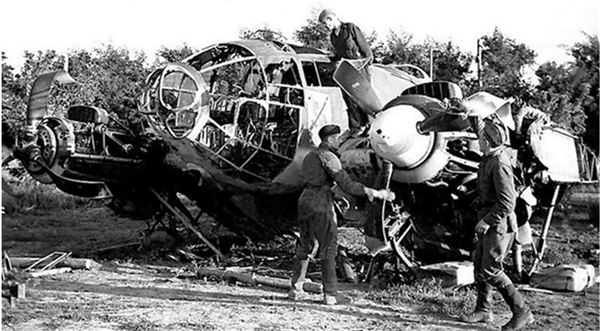 Иллюстрация к книге — Небо вторжения. Горячее лето 1941 года [i_030.jpg]