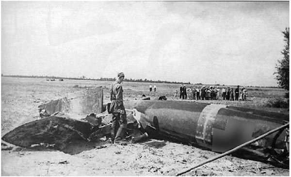 Иллюстрация к книге — Небо вторжения. Горячее лето 1941 года [i_106.jpg]