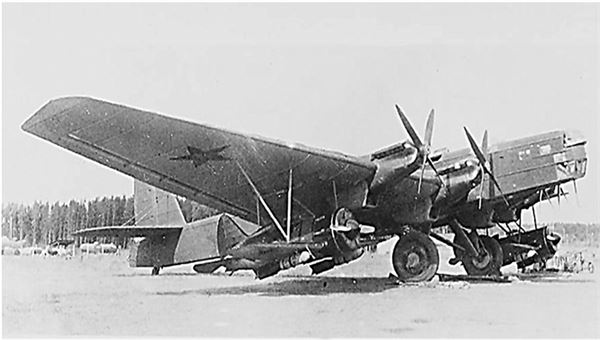 Иллюстрация к книге — Небо вторжения. Горячее лето 1941 года [i_121.jpg]