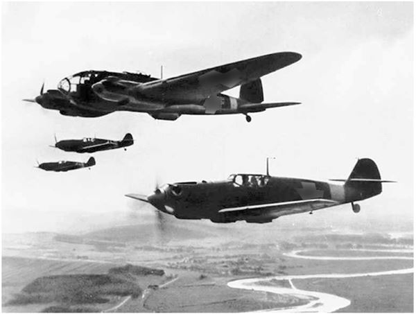 Иллюстрация к книге — Небо вторжения. Горячее лето 1941 года [i_128.jpg]