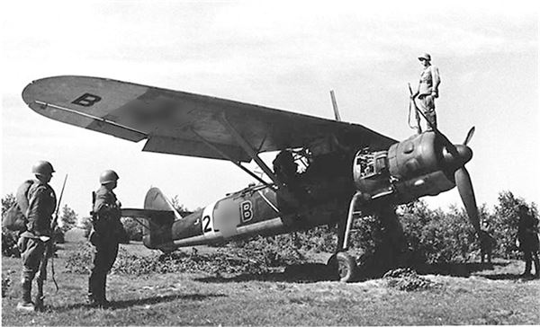 Иллюстрация к книге — Небо вторжения. Горячее лето 1941 года [i_129.jpg]