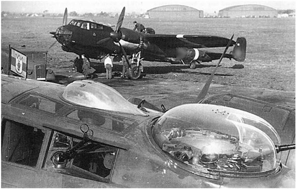 Иллюстрация к книге — Небо вторжения. Горячее лето 1941 года [i_156.jpg]