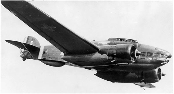 Иллюстрация к книге — Небо вторжения. Горячее лето 1941 года [i_173.jpg]