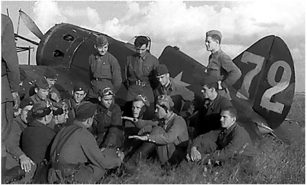 Иллюстрация к книге — Небо вторжения. Горячее лето 1941 года [i_182.jpg]