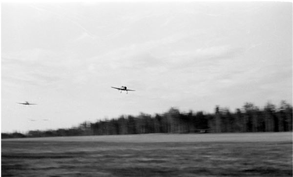 Иллюстрация к книге — Небо вторжения. Горячее лето 1941 года [i_211.jpg]