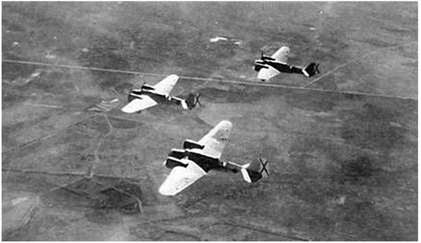 Иллюстрация к книге — Небо вторжения. Горячее лето 1941 года [i_252.jpg]