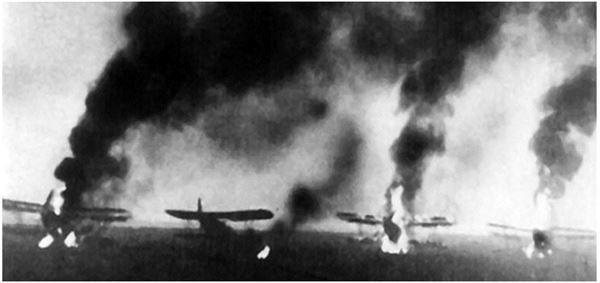 Иллюстрация к книге — Небо вторжения. Горячее лето 1941 года [i_263.jpg]