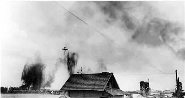 Иллюстрация к книге — Небо вторжения. Горячее лето 1941 года [i_288.jpg]