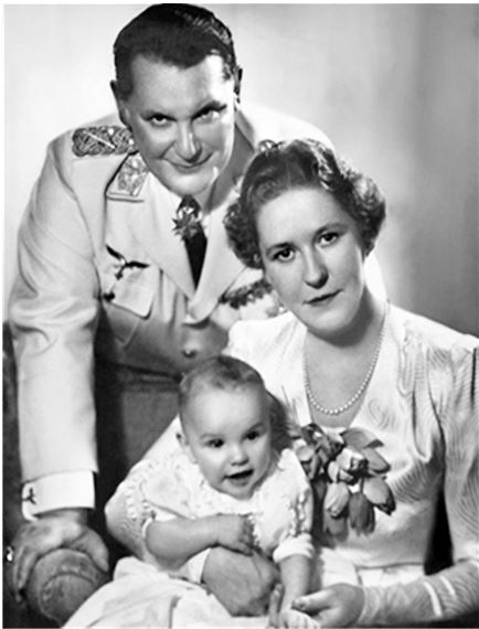 Иллюстрация к книге — Небо вторжения. Горячее лето 1941 года [i_391.jpg]