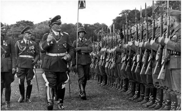 Иллюстрация к книге — Небо вторжения. Горячее лето 1941 года [i_392.jpg]