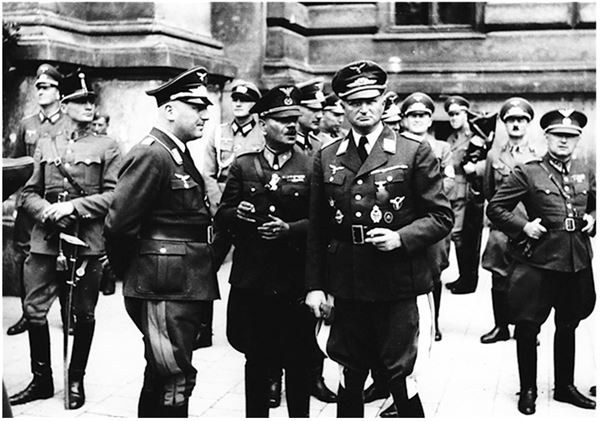 Иллюстрация к книге — Небо вторжения. Горячее лето 1941 года [i_408.jpg]