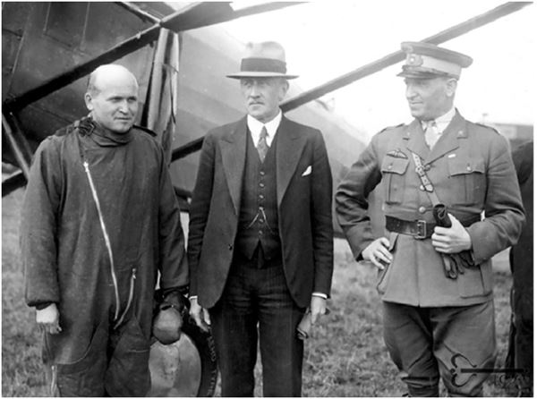 Иллюстрация к книге — Небо вторжения. Горячее лето 1941 года [i_415.jpg]